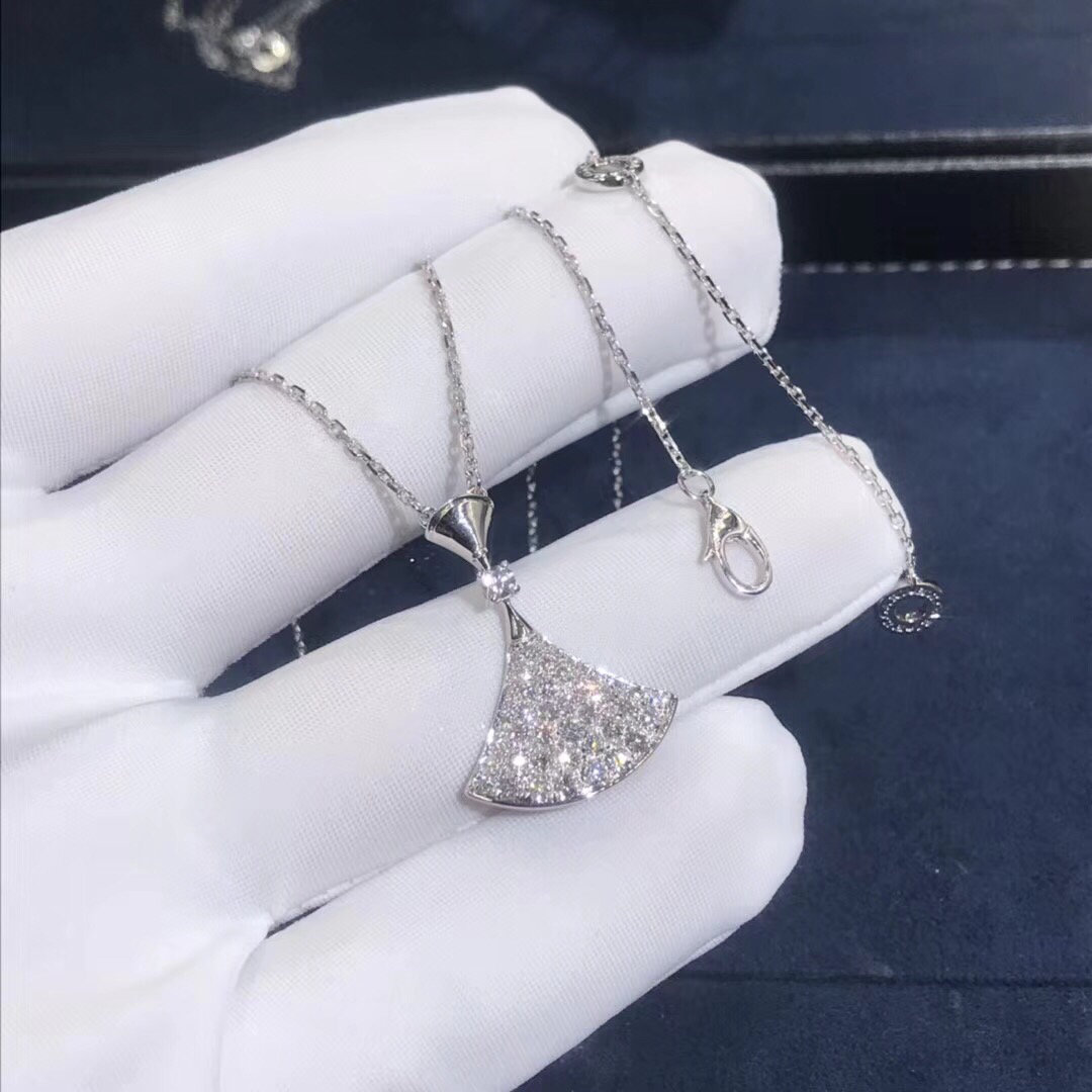 Customize Bulgari Divas’ Dream Necklace in 18K White Gold and Diamonds