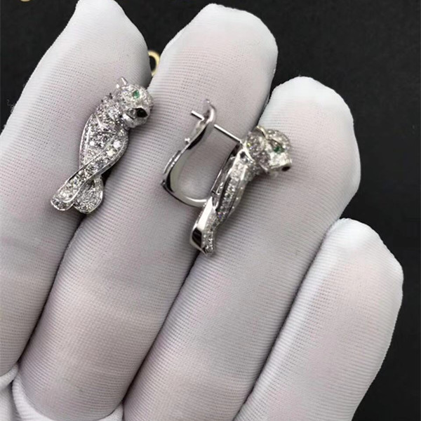 Boucle d'oreille Panthere de Cartier Personnalisée Or Blanc 18K,Yeux émeraude,Nez de laque et pavés de diamants pleins